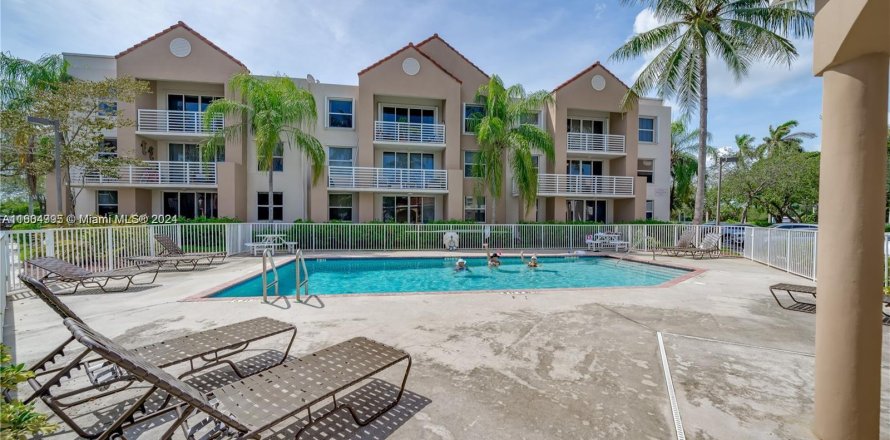 Condo in Hollywood, Florida, 2 bedrooms  № 1225023