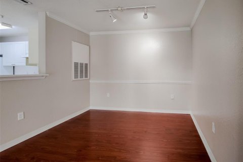 Condo in Tampa, Florida, 2 bedrooms  № 1351576 - photo 12