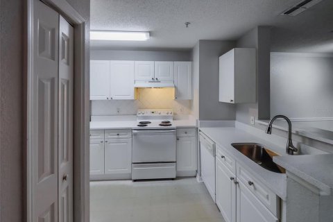 Condo in Tampa, Florida, 2 bedrooms  № 1351576 - photo 23