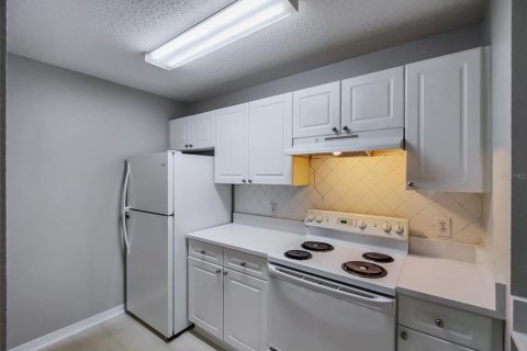 Condo in Tampa, Florida, 2 bedrooms  № 1351576 - photo 18