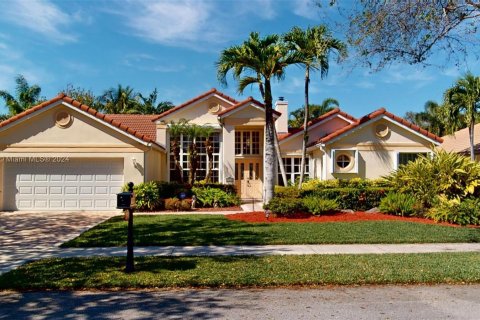 Купить виллу или дом в Дейви, Флорида 5 спален, 268.77м2, № 1029838 - фото 1