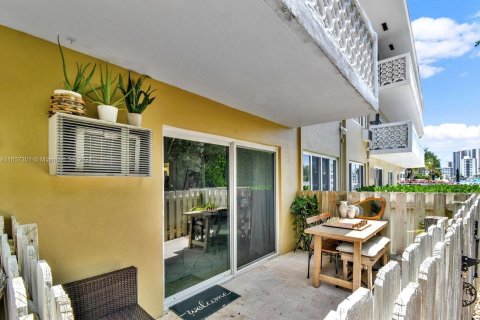 Condominio en venta en Fort Lauderdale, Florida, 1 dormitorio, 56.48 m2 № 1228373 - foto 22