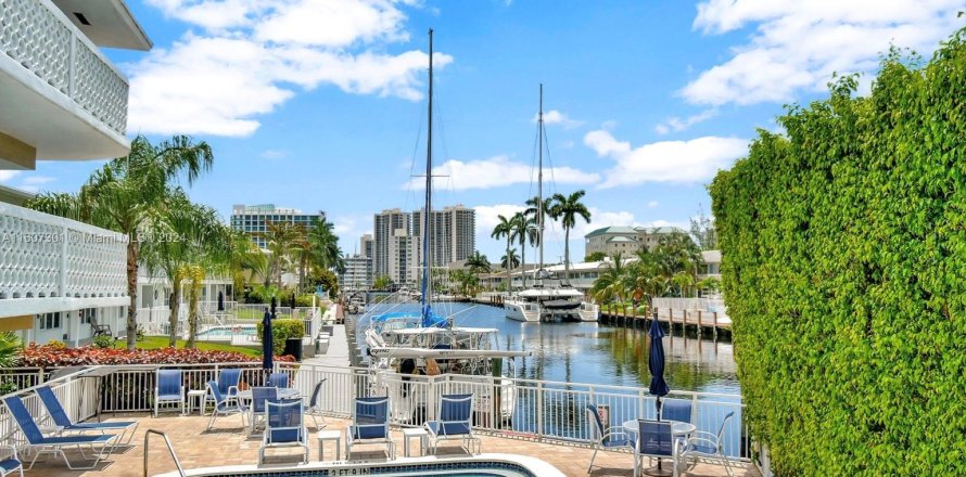 Condo in Fort Lauderdale, Florida, 1 bedroom  № 1228373