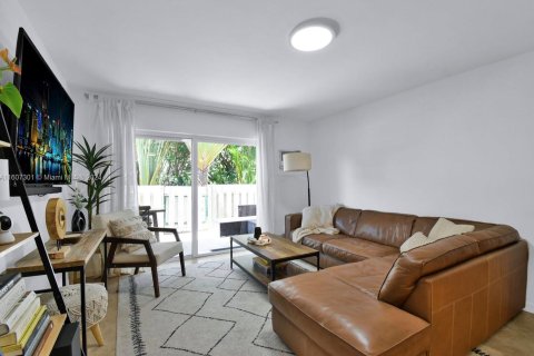 Condominio en venta en Fort Lauderdale, Florida, 1 dormitorio, 56.48 m2 № 1228373 - foto 18