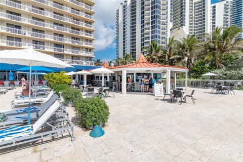 Hotel en venta en Sunny Isles Beach, Florida, 33.44 m2 № 1228372 - foto 22