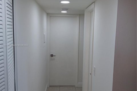 Copropriété à vendre à Miami, Floride: 2 chambres, 75.53 m2 № 1381851 - photo 16