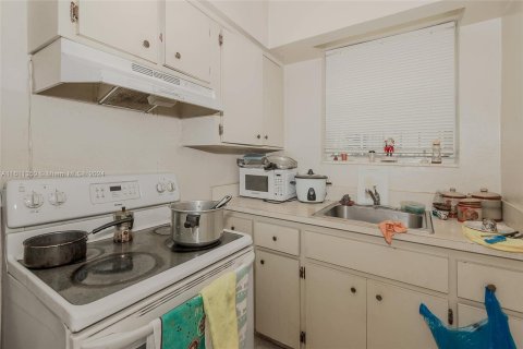 Immobilier commercial à vendre à Miami, Floride: 107.86 m2 № 1241239 - photo 11