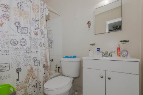 Immobilier commercial à vendre à Miami, Floride: 107.86 m2 № 1241239 - photo 13