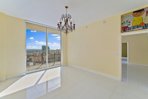 Condo in West Palm Beach, Florida, 2 bedrooms  № 1070354 - photo 7