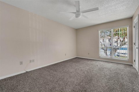 Condo in Orlando, Florida, 3 bedrooms  № 1350633 - photo 13