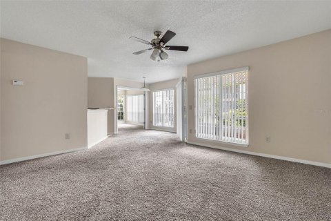 Condo in Orlando, Florida, 3 bedrooms  № 1350633 - photo 8