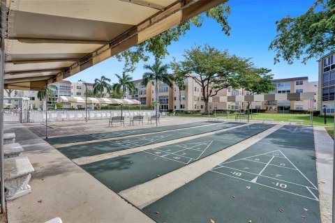 Condo in Lauderdale Lakes, Florida, 1 bedroom  № 1057664 - photo 26