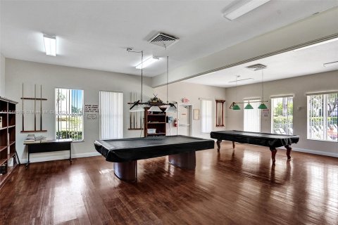 Condo in Lauderdale Lakes, Florida, 1 bedroom  № 1057664 - photo 29