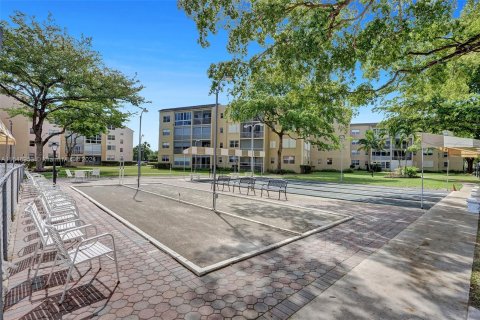 Condo in Lauderdale Lakes, Florida, 1 bedroom  № 1057664 - photo 27