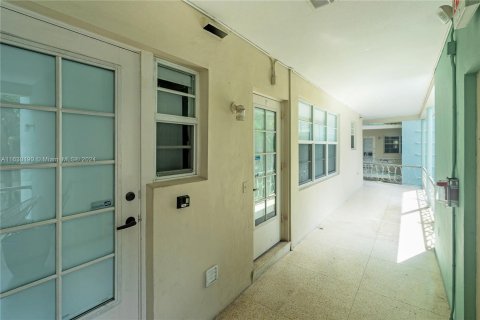 Condominio en venta en Miami Beach, Florida, 1 dormitorio, 71.53 m2 № 1331654 - foto 19