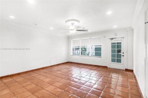 Condominio en venta en Miami Beach, Florida, 1 dormitorio, 71.53 m2 № 1331654 - foto 4