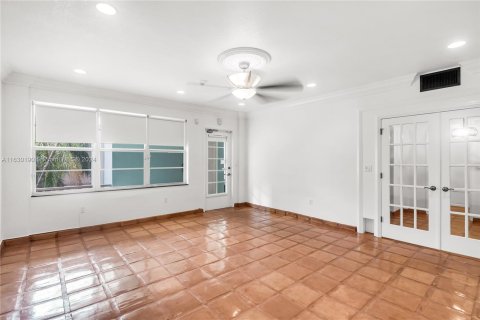 Condominio en venta en Miami Beach, Florida, 1 dormitorio, 71.53 m2 № 1331654 - foto 10