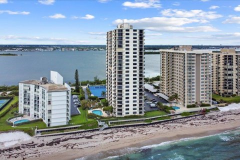 Condominio en venta en Riviera Beach, Florida, 2 dormitorios, 109.72 m2 № 1068125 - foto 15