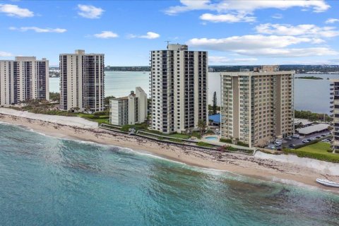 Condominio en venta en Riviera Beach, Florida, 2 dormitorios, 109.72 m2 № 1068125 - foto 14