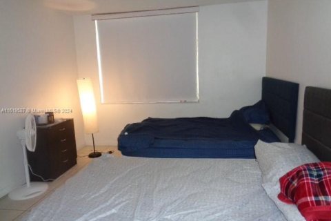 Condo in Miami, Florida, 1 bedroom  № 1241443 - photo 20