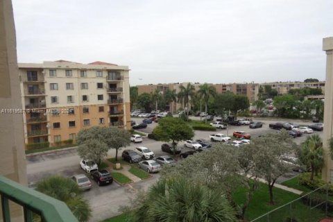 Condominio en venta en Miami, Florida, 1 dormitorio, 64.1 m2 № 1241443 - foto 1