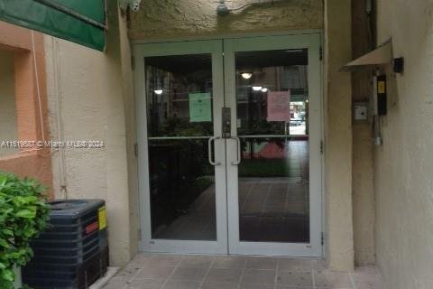 Condominio en venta en Miami, Florida, 1 dormitorio, 64.1 m2 № 1241443 - foto 2