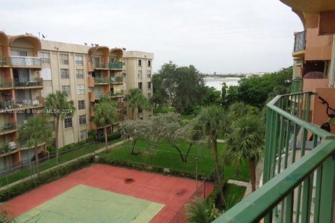 Condominio en venta en Miami, Florida, 1 dormitorio, 64.1 m2 № 1241443 - foto 9