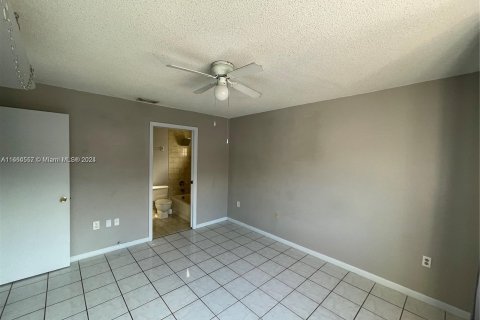 Apartamento en alquiler en Doral, Florida, 2 dormitorios, 79.62 m2 № 1375749 - foto 13