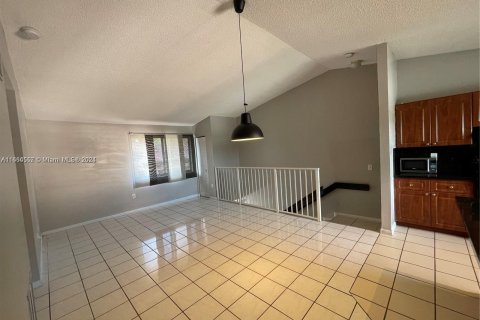 Apartamento en alquiler en Doral, Florida, 2 dormitorios, 79.62 m2 № 1375749 - foto 5