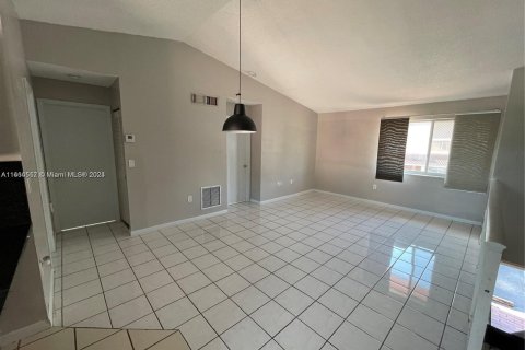 Apartamento en alquiler en Doral, Florida, 2 dormitorios, 79.62 m2 № 1375749 - foto 6