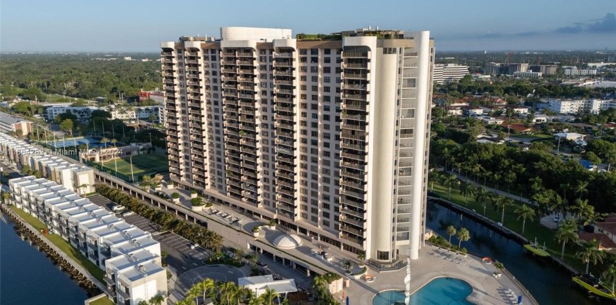 Condominio en Miami, Florida, 2 dormitorios  № 1375802