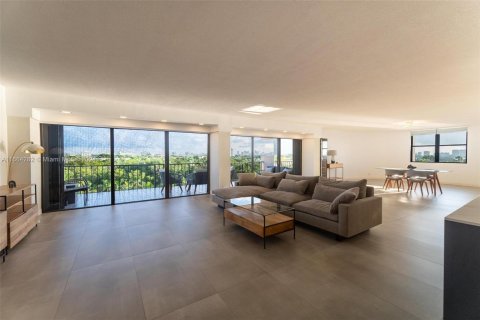 Condominio en venta en Miami, Florida, 2 dormitorios, 215.53 m2 № 1375802 - foto 2