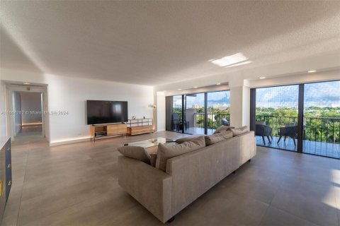 Condo in Miami, Florida, 2 bedrooms  № 1375802 - photo 15