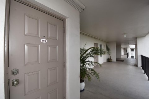 Купить кондоминиум в Помпано-Бич, Флорида 2 спальни, 106.84м2, № 1049942 - фото 15