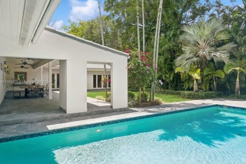House in Coral Gables, Florida 3 bedrooms, 313.55 sq.m. № 1158864 - photo 29