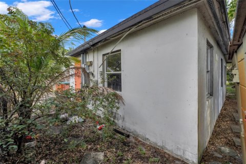 House in Wilton Manors, Florida 2 bedrooms, 96.71 sq.m. № 1029632 - photo 25