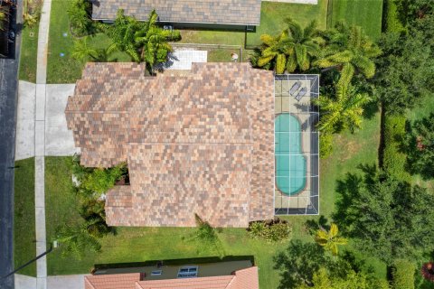 Villa ou maison à vendre à Pembroke Pines, Floride: 5 chambres, 327.02 m2 № 1226953 - photo 4