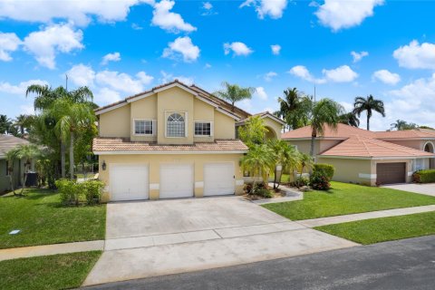 Villa ou maison à vendre à Pembroke Pines, Floride: 5 chambres, 327.02 m2 № 1226953 - photo 2