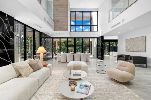 Villa ou maison à vendre à Hallandale Beach, Floride: 6 chambres, 516.54 m2 № 1095364 - photo 2