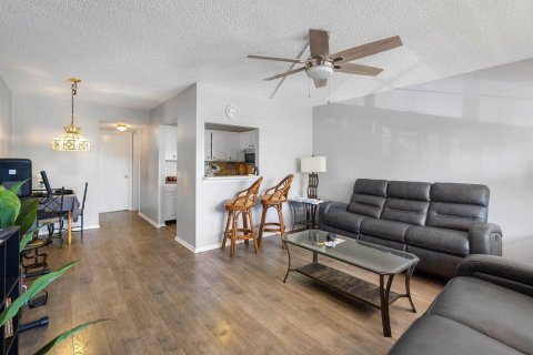 Condo in Deerfield Beach, Florida, 1 bedroom  № 1091773 - photo 13