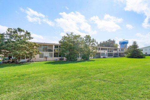 Condo in Deerfield Beach, Florida, 1 bedroom  № 1091773 - photo 2