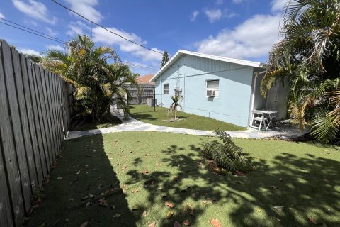 Casa en venta en West Palm Beach, Florida, 4 dormitorios, 80.82 m2 № 1091772 - foto 11