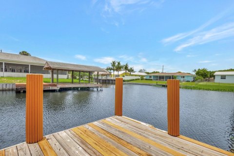 Villa ou maison à vendre à West Palm Beach, Floride: 4 chambres, 187.94 m2 № 1231587 - photo 13