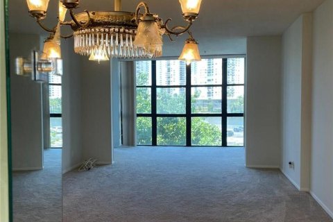 Condominio en venta en Hallandale Beach, Florida, 1 dormitorio, 85.01 m2 № 1061003 - foto 17