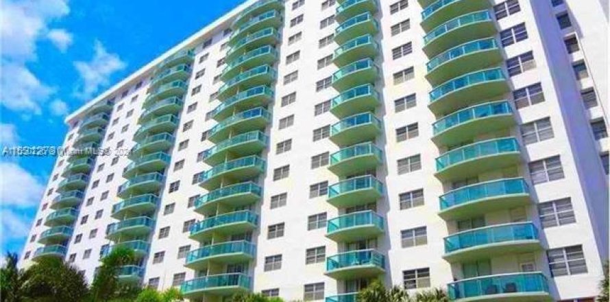 Condo à Sunny Isles Beach, Floride, 2 chambres  № 1060983