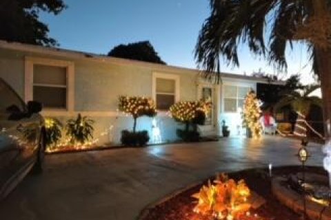 Villa ou maison à vendre à Riviera Beach, Floride: 2 chambres, 80.27 m2 № 1022030 - photo 6