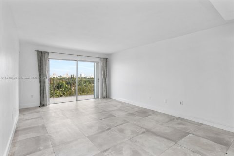 Condominio en venta en Miami Beach, Florida, 2 dormitorios, 76.27 m2 № 1044891 - foto 4