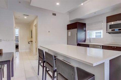 Condominio en venta en Doral, Florida, 1 dormitorio, 99.41 m2 № 1059614 - foto 4