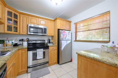 Condo in Miami, Florida, 1 bedroom  № 1059575 - photo 3