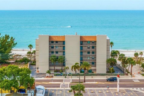 Condominio en venta en Madeira Beach, Florida, 3 dormitorios, 135.17 m2 № 1064683 - foto 1